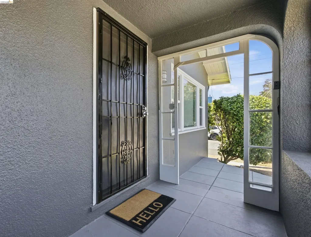 4203 Redding Oakland CA 94619