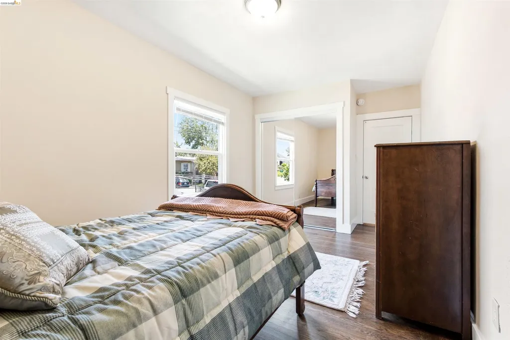 4203 Redding Oakland CA 94619