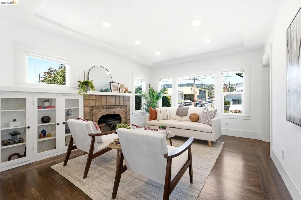 4203 Redding Oakland CA 94619