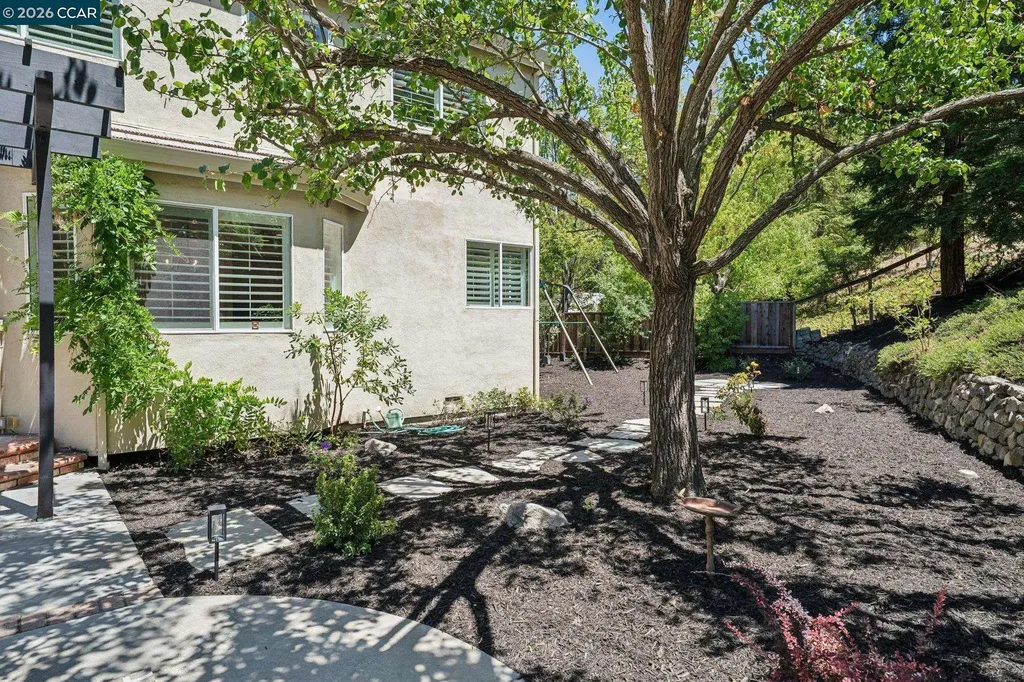 136 Lark Court Alamo CA 94507