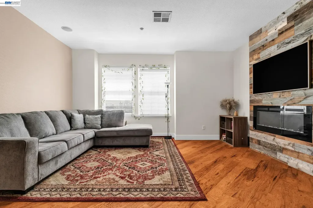 6003 Old Quarry Loop Oakland CA 94605