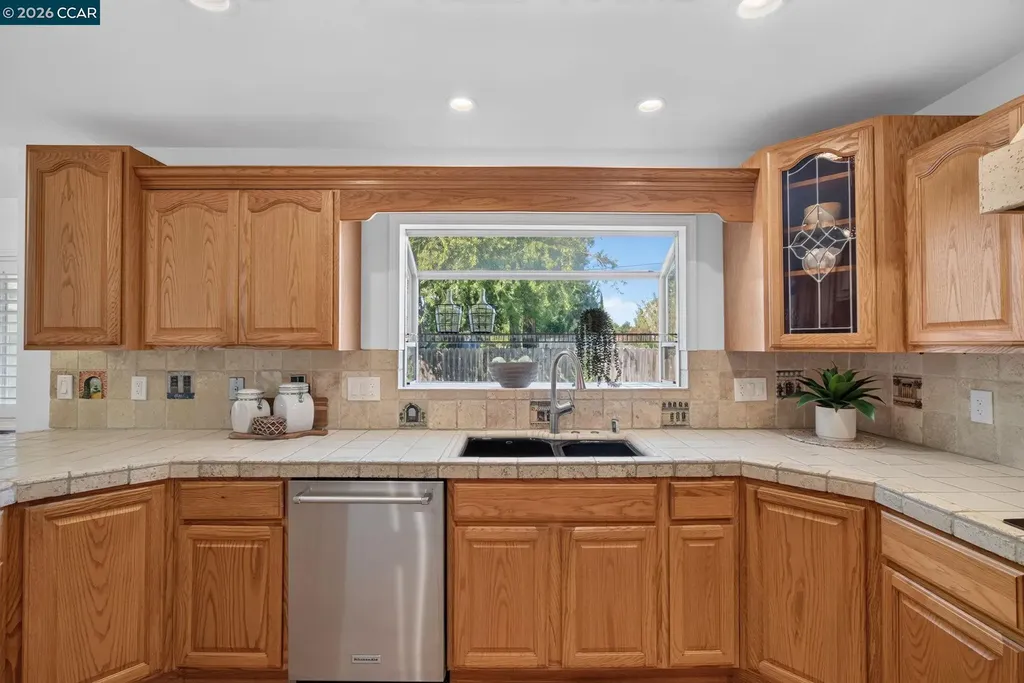827 Wilmore Avenue Concord CA 94518