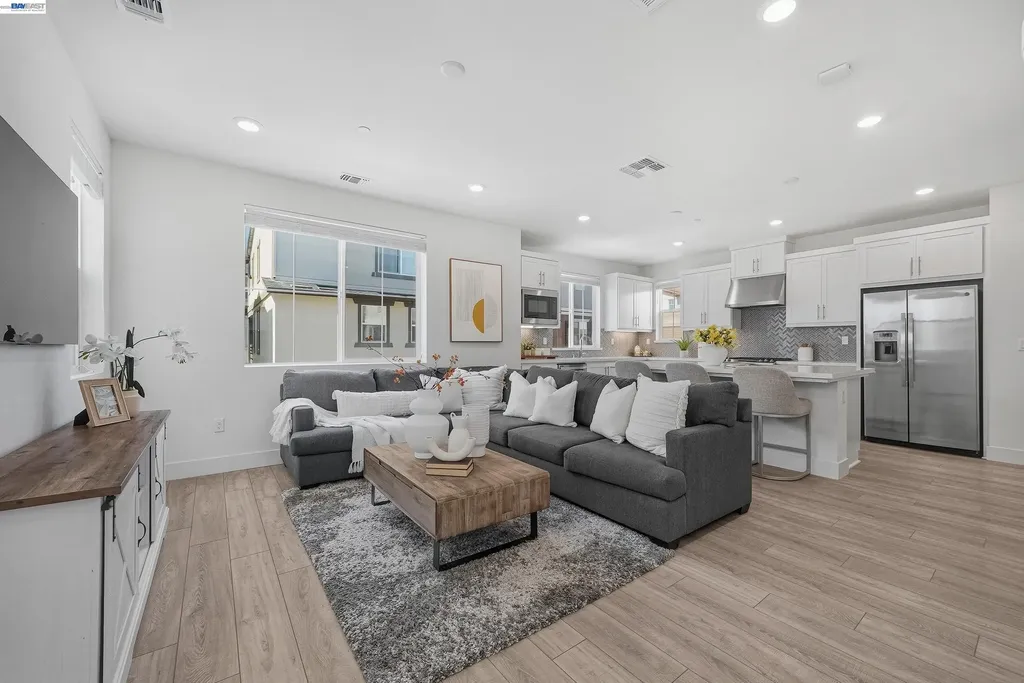 9137 Seawind Way Newark CA 94560