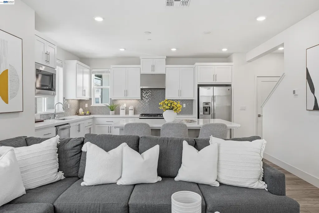 9137 Seawind Way Newark CA 94560