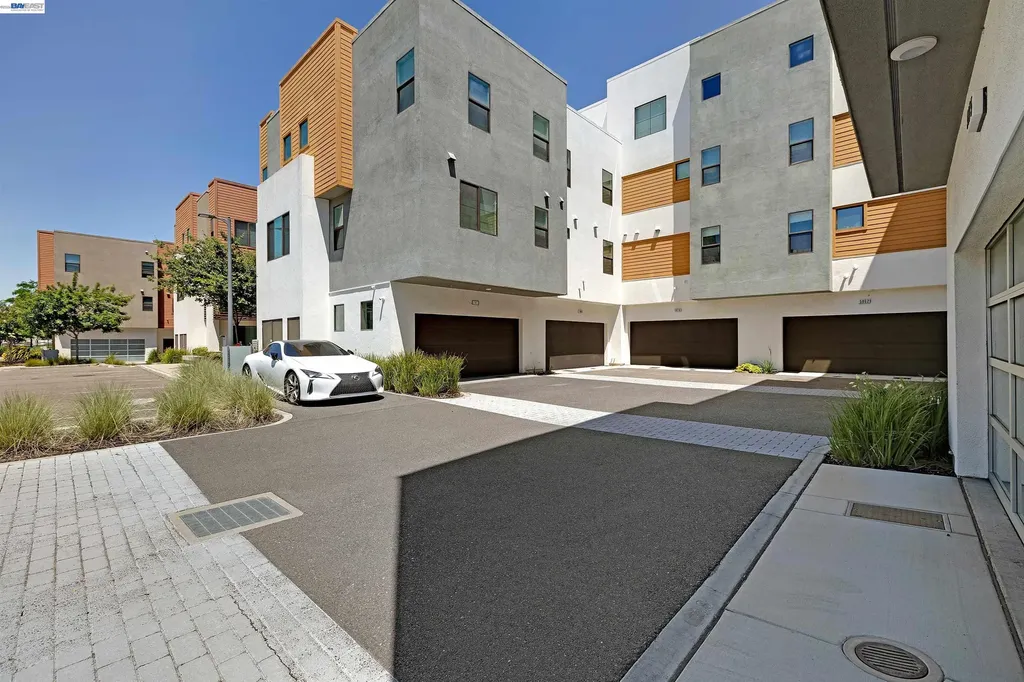 5885 Cadence Avenue Dublin CA 94568