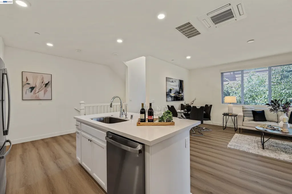 5885 Cadence Avenue Dublin CA 94568