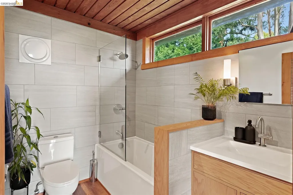 1357 Glendale Avenue Berkeley CA 94708