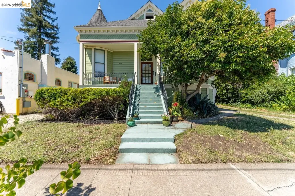 3044 Blossom Street Oakland CA 94601