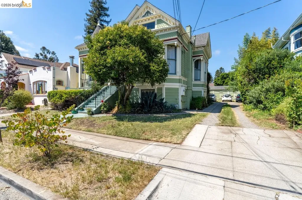 3044 Blossom Street Oakland CA 94601