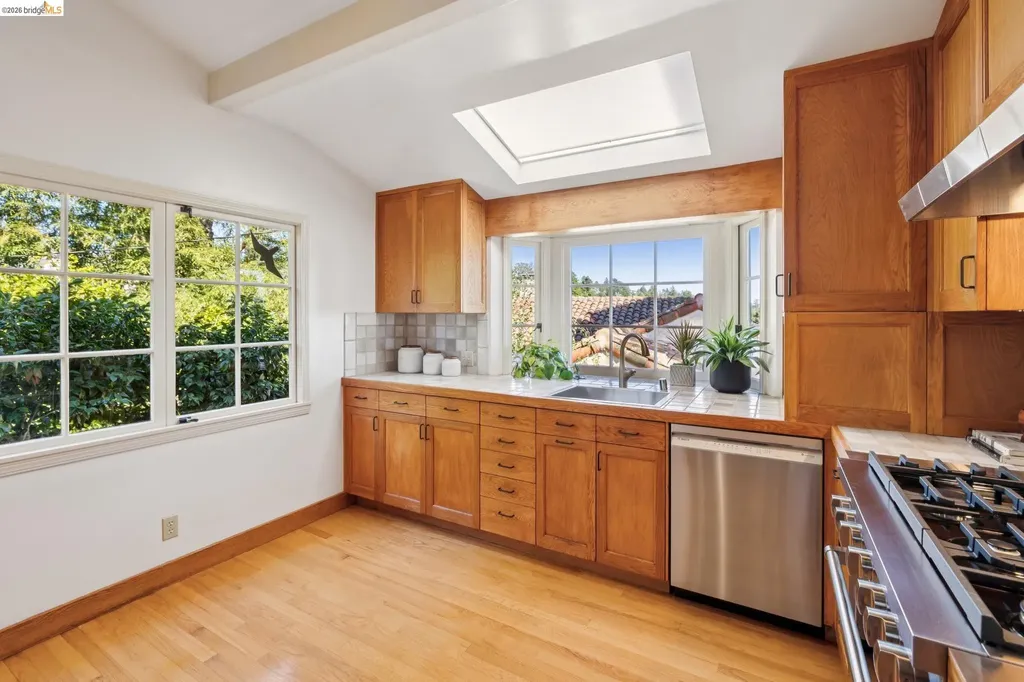 706 Hilldale Avenue Berkeley CA 94708