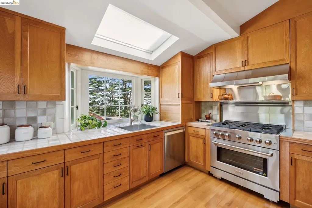 706 Hilldale Avenue Berkeley CA 94708