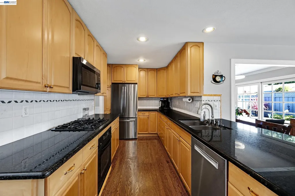 524 Hillview Drive Fremont CA 94536