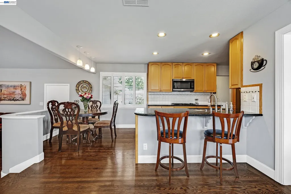 524 Hillview Drive Fremont CA 94536