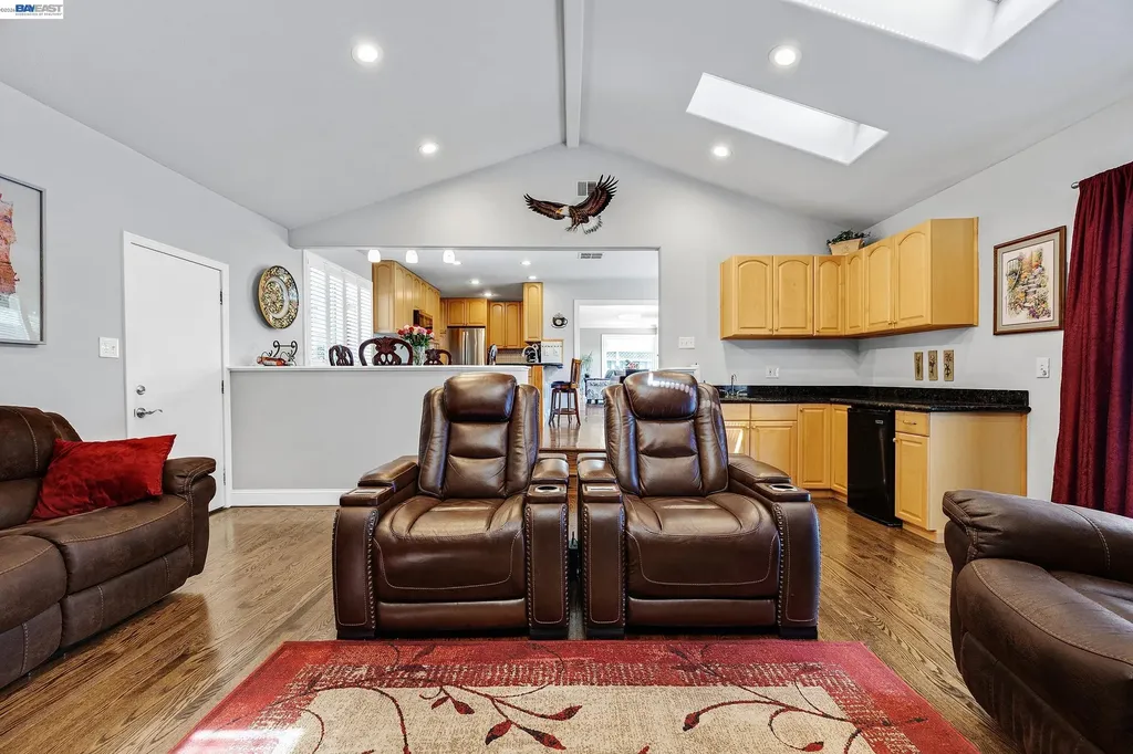 524 Hillview Drive Fremont CA 94536