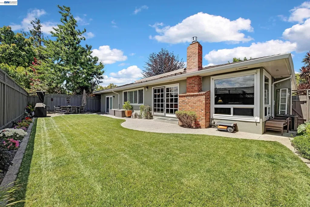 524 Hillview Drive Fremont CA 94536