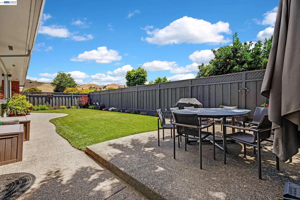 524 Hillview Drive Fremont CA 94536