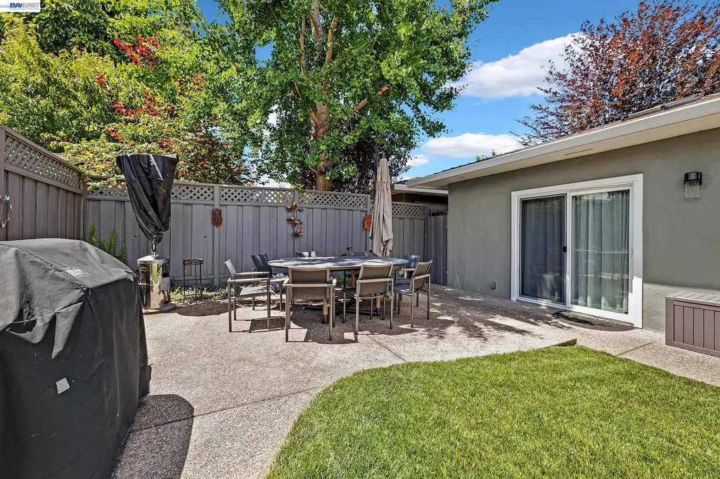 524 Hillview Drive Fremont CA 94536
