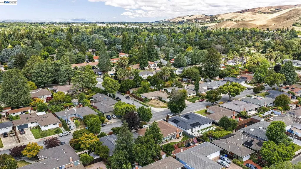 524 Hillview Drive Fremont CA 94536