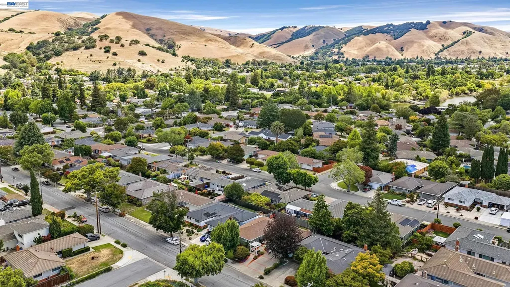 524 Hillview Drive Fremont CA 94536