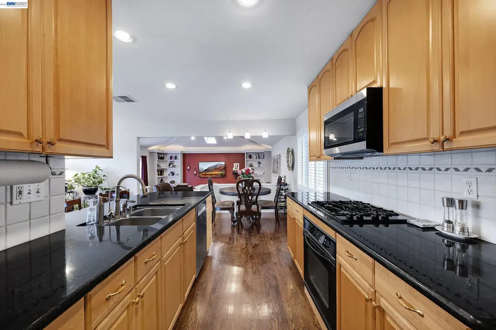 524 Hillview Drive Fremont CA 94536
