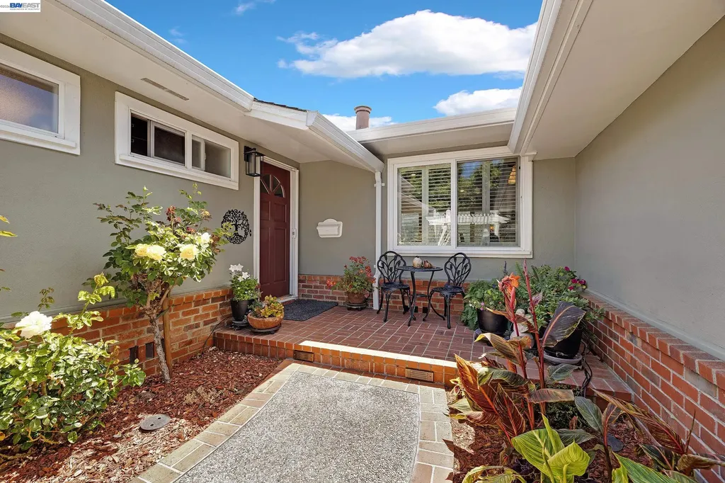 524 Hillview Drive Fremont CA 94536