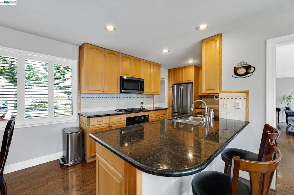 524 Hillview Drive Fremont CA 94536