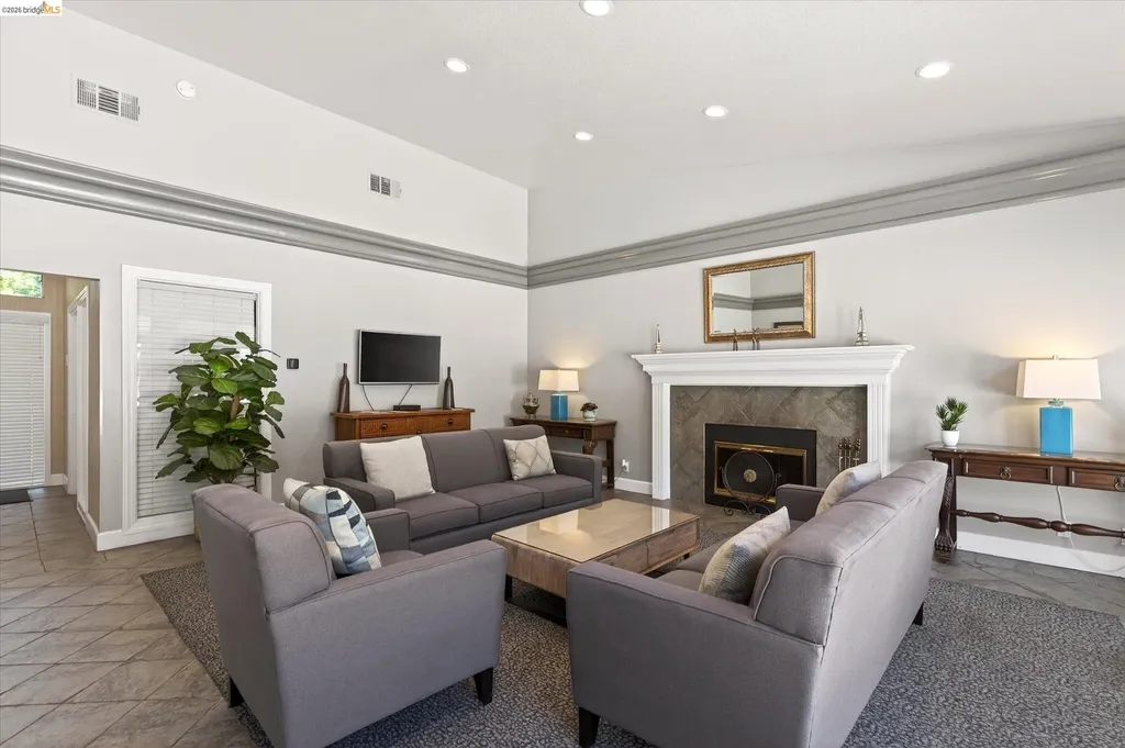 660 Canyon Oaks Drive Oakland CA 94605