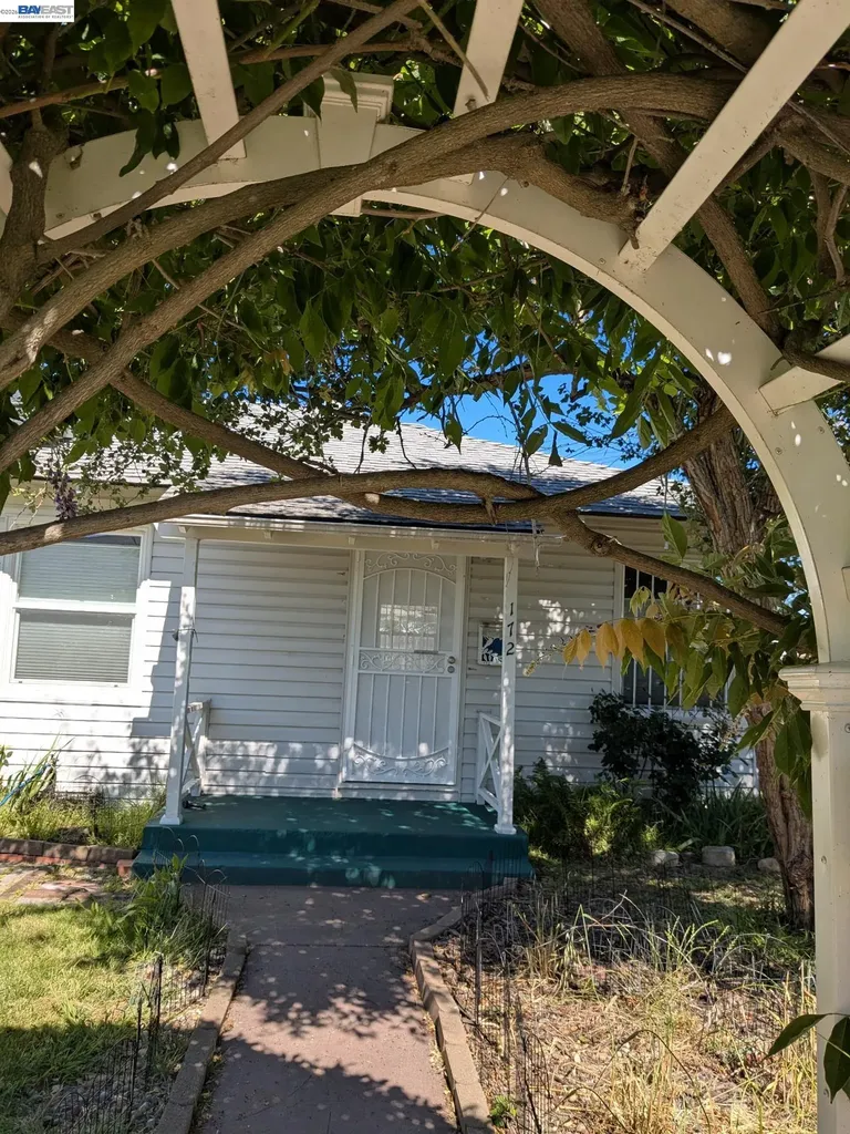 172 Chanslor Richmond CA 94801
