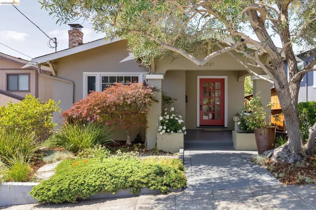 2537 Scenic Avenue Oakland CA 94602