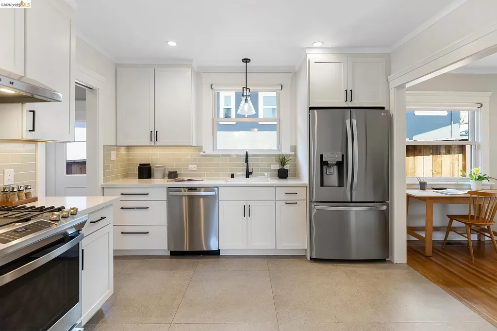 2537 Scenic Avenue Oakland CA 94602