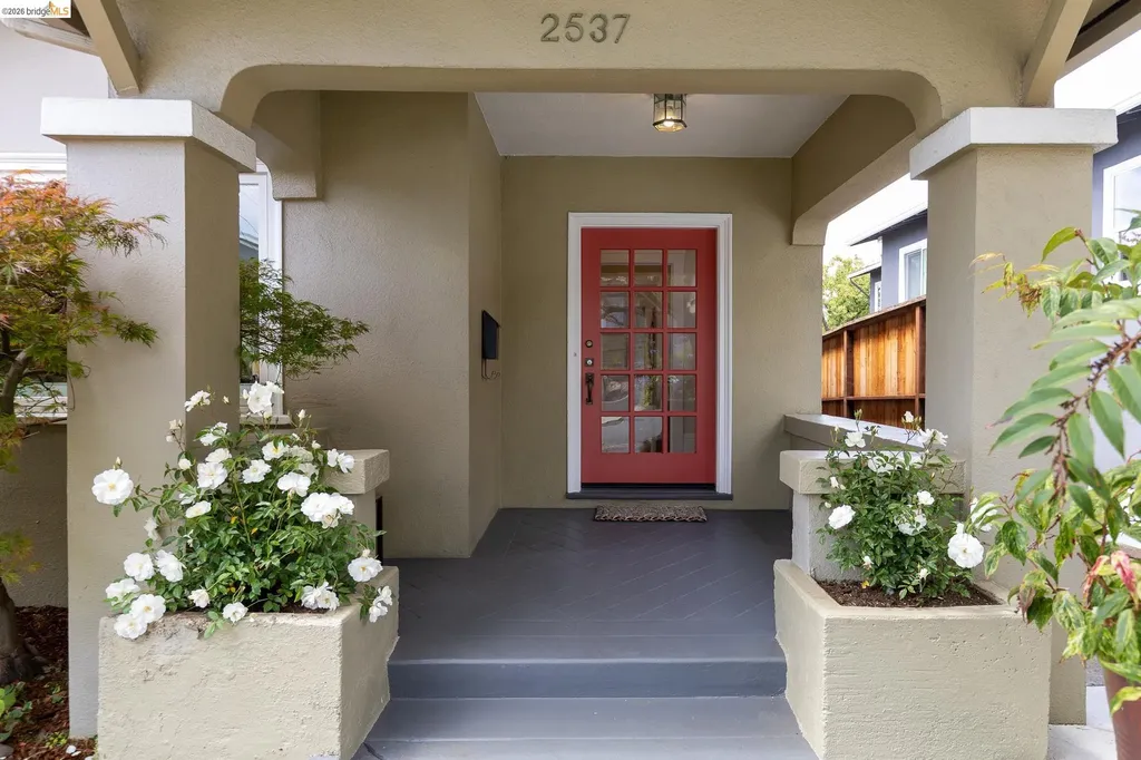 2537 Scenic Avenue Oakland CA 94602