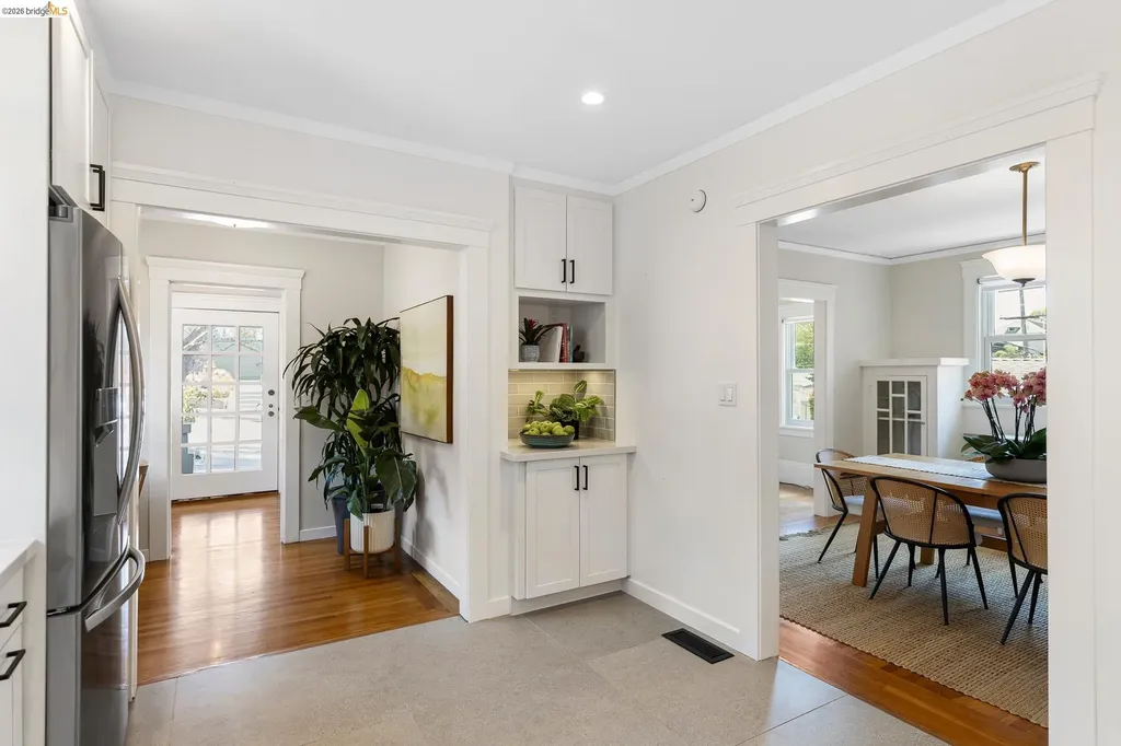 2537 Scenic Avenue Oakland CA 94602