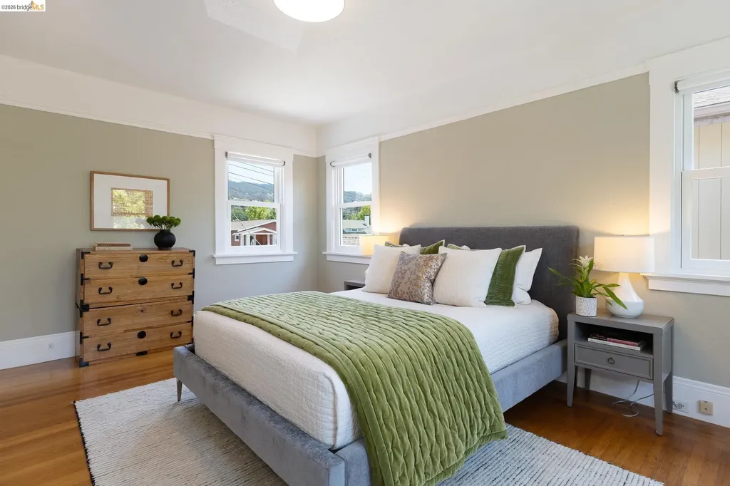 2537 Scenic Avenue Oakland CA 94602