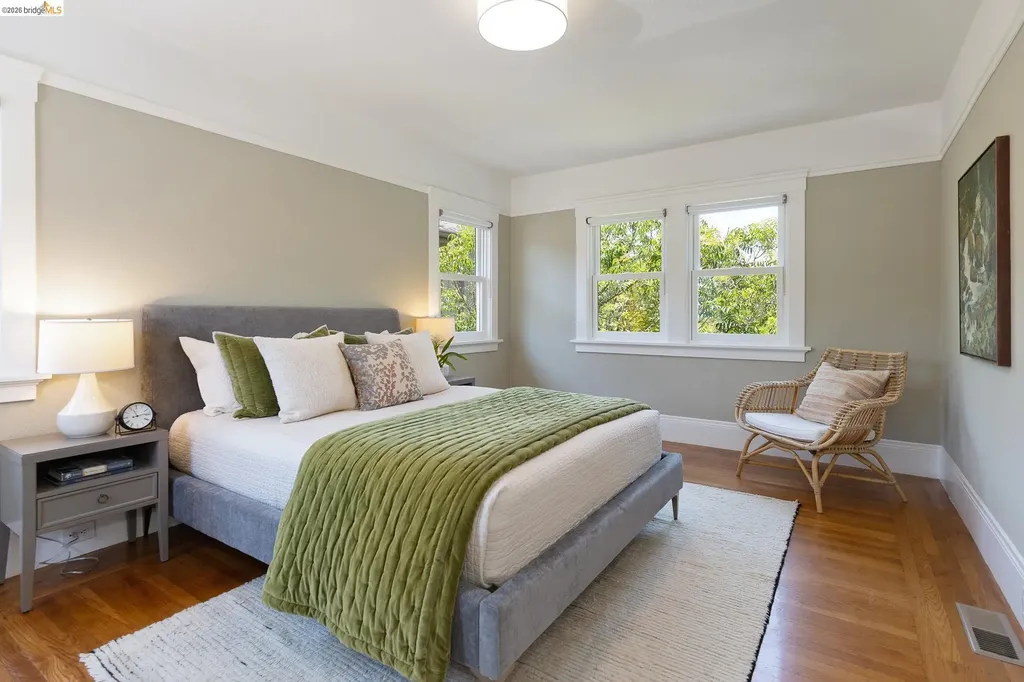2537 Scenic Avenue Oakland CA 94602