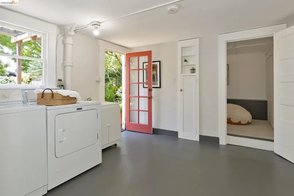 2537 Scenic Avenue Oakland CA 94602