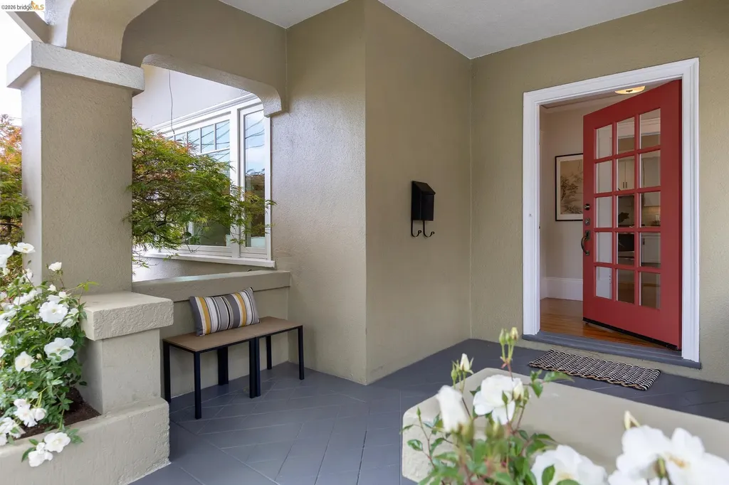 2537 Scenic Avenue Oakland CA 94602