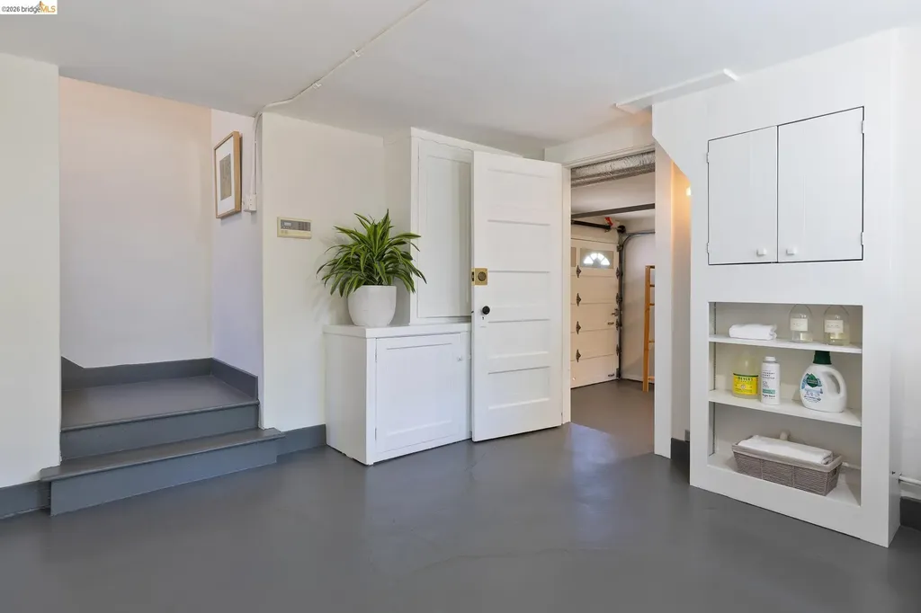 2537 Scenic Avenue Oakland CA 94602