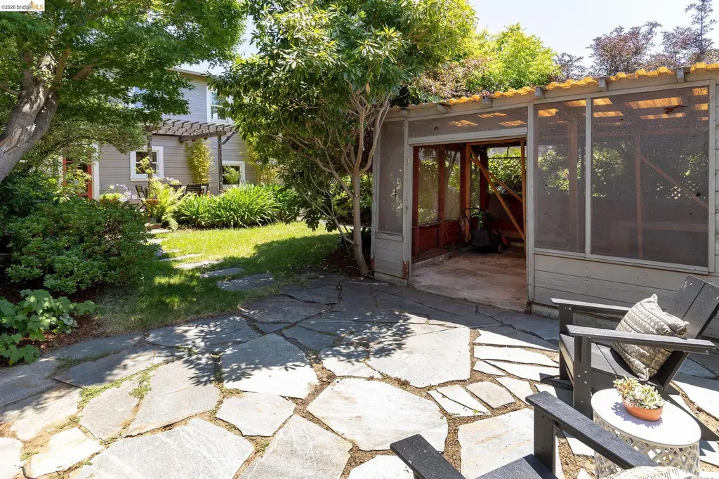 2537 Scenic Avenue Oakland CA 94602