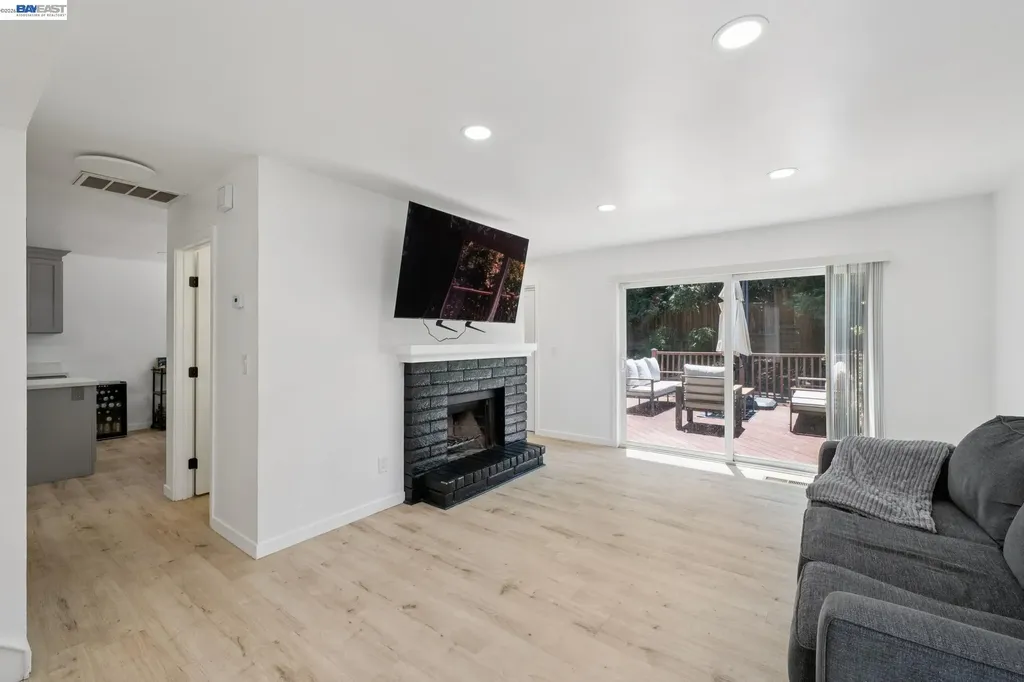 1200 Shaddick Drive Antioch CA 94509