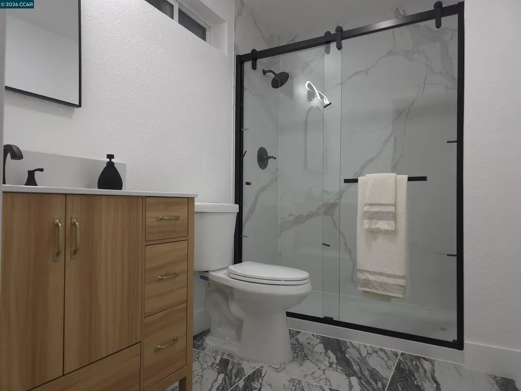 5915 San Pablo Oakland CA 94608