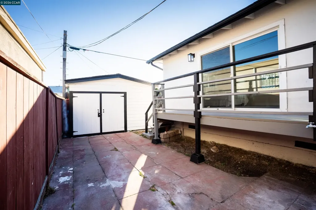 5915 San Pablo Oakland CA 94608