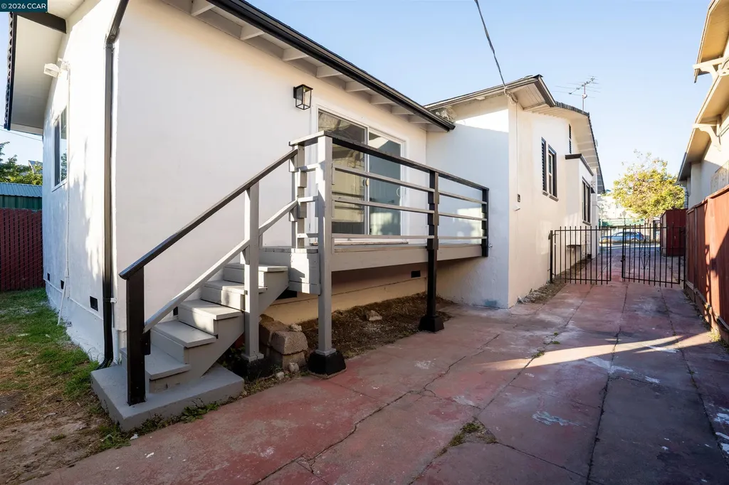5915 San Pablo Oakland CA 94608