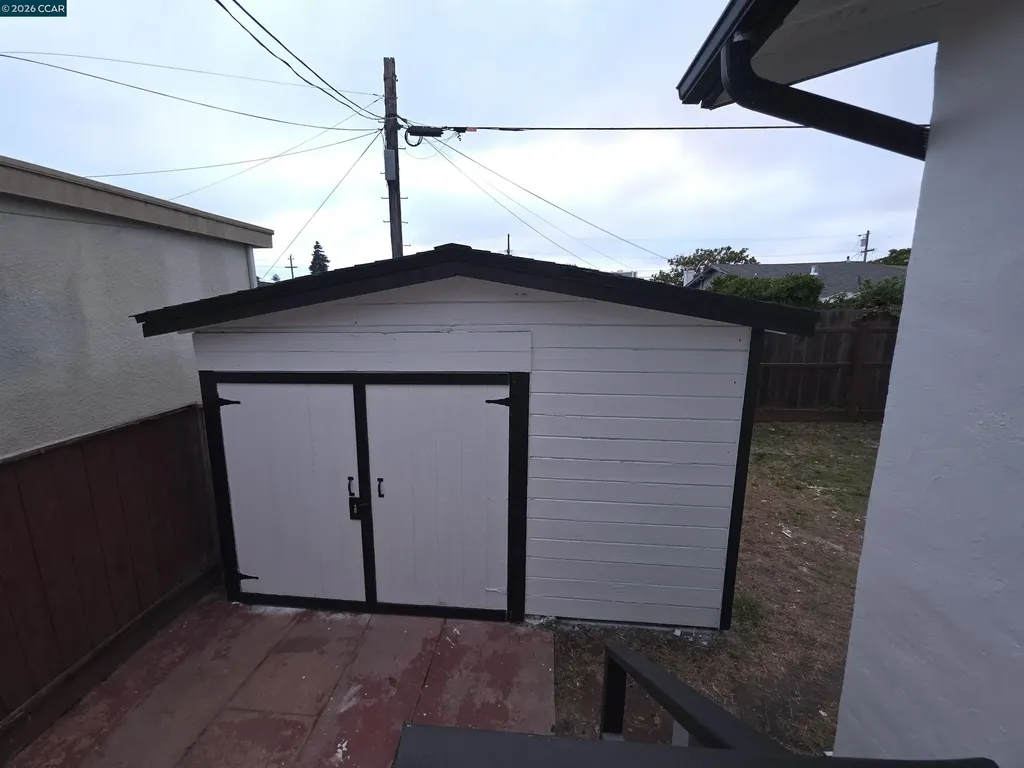 5915 San Pablo Oakland CA 94608
