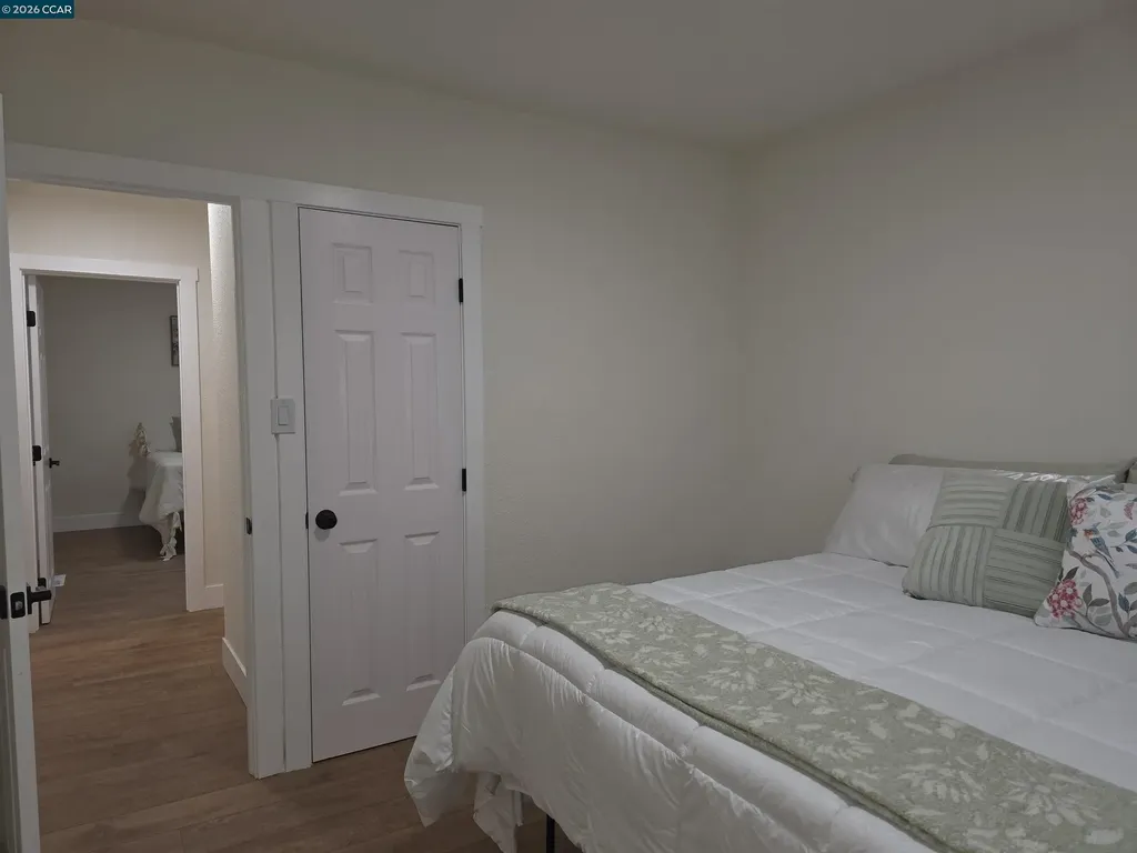 5915 San Pablo Oakland CA 94608