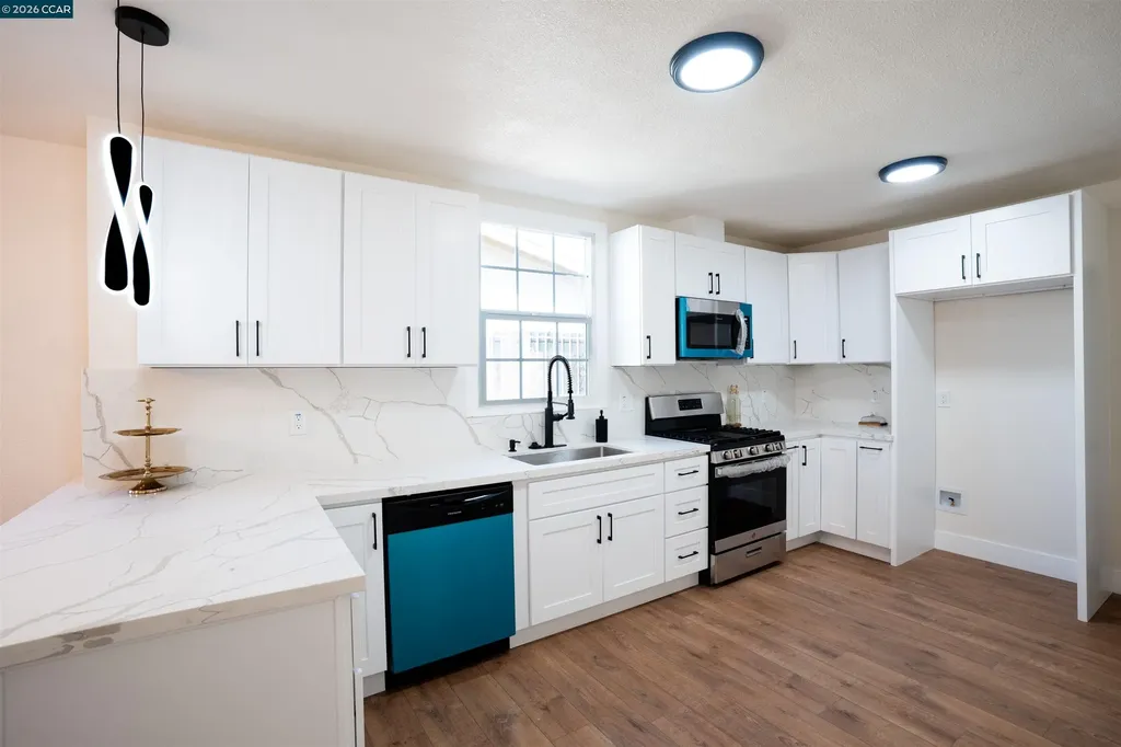 5915 San Pablo Oakland CA 94608