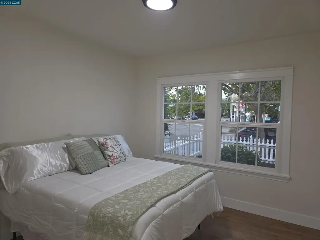 5915 San Pablo Oakland CA 94608