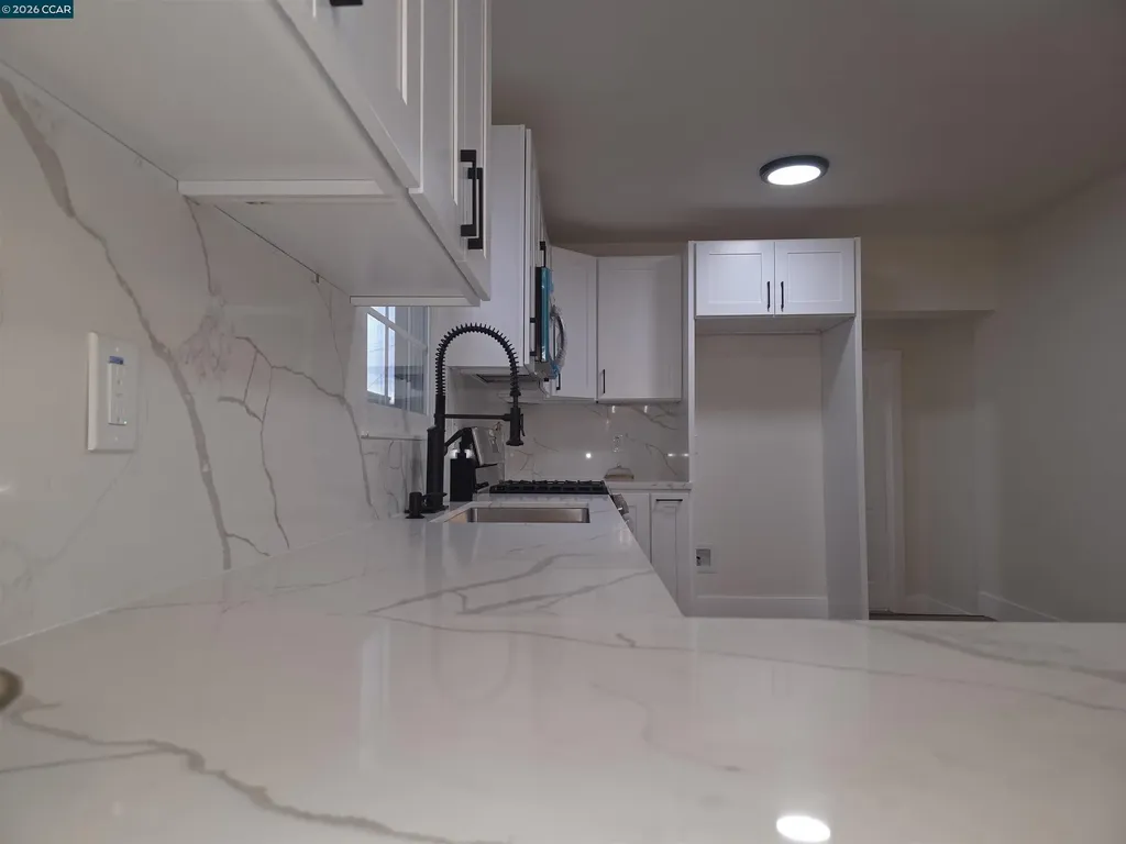 5915 San Pablo Oakland CA 94608