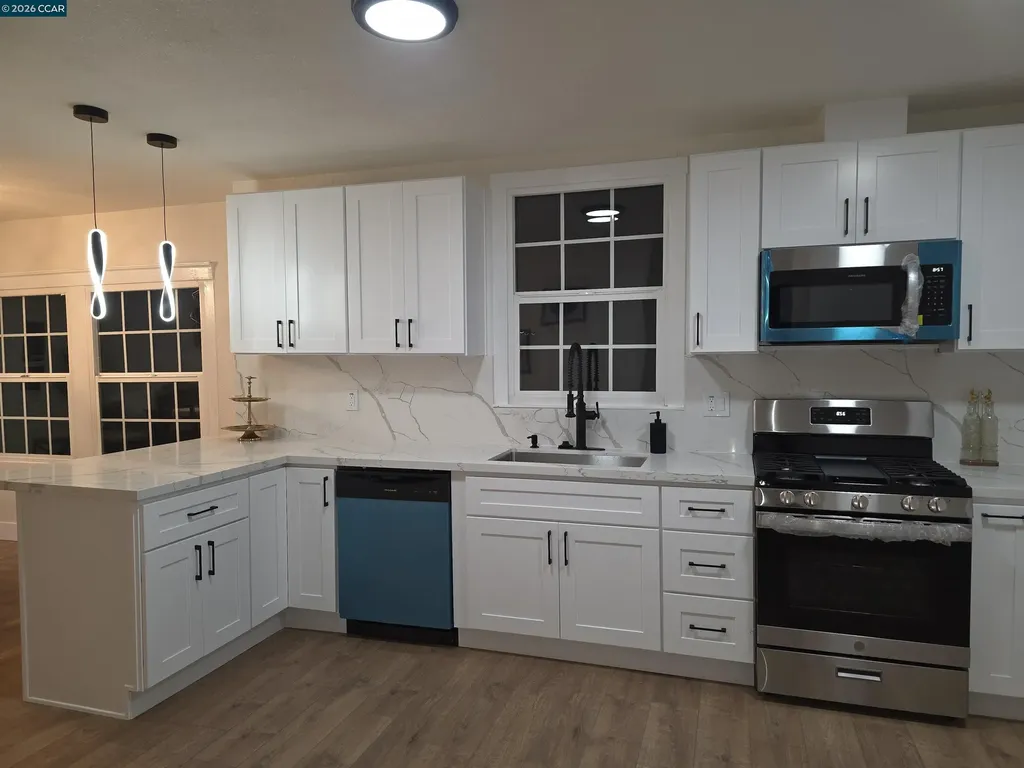 5915 San Pablo Oakland CA 94608