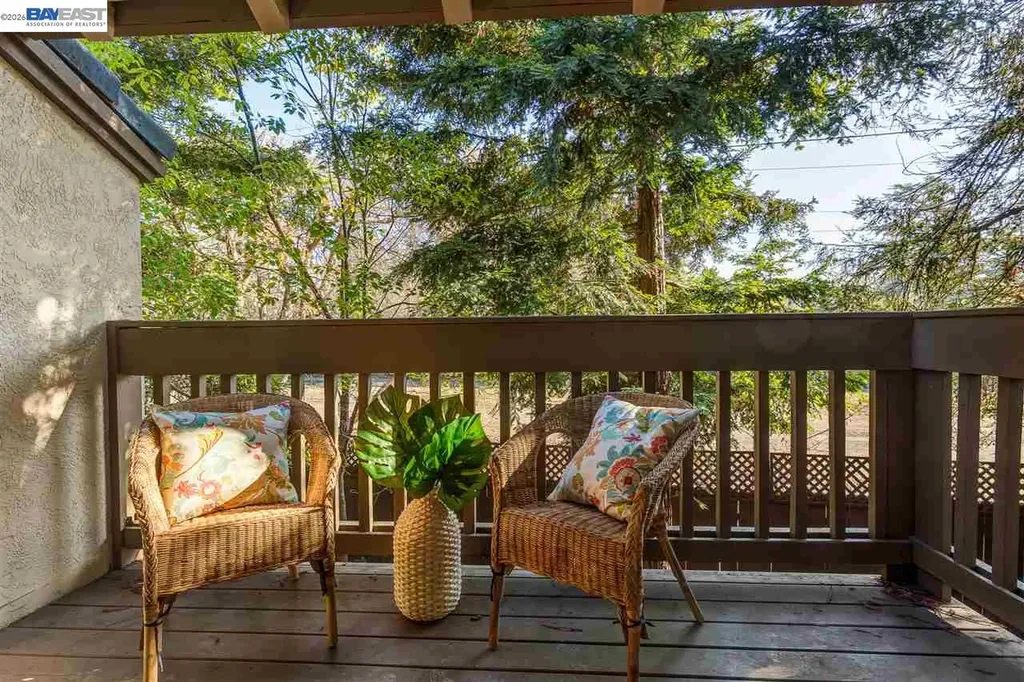 2734 Oak Road Unit 110 Walnut Creek CA 94597
