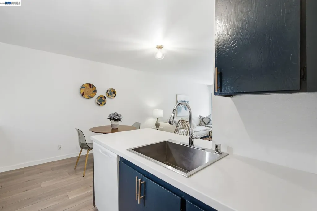 955 Shorepoint Court Alameda CA 94501